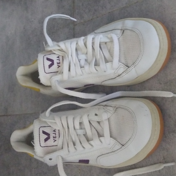 VEJA SHOES - Picture 2 of 12